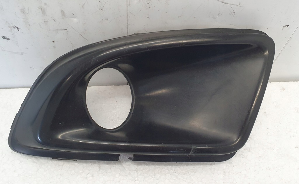 фото №1, Lancia ypsilon ii lift - решётка бампера правая оригинал