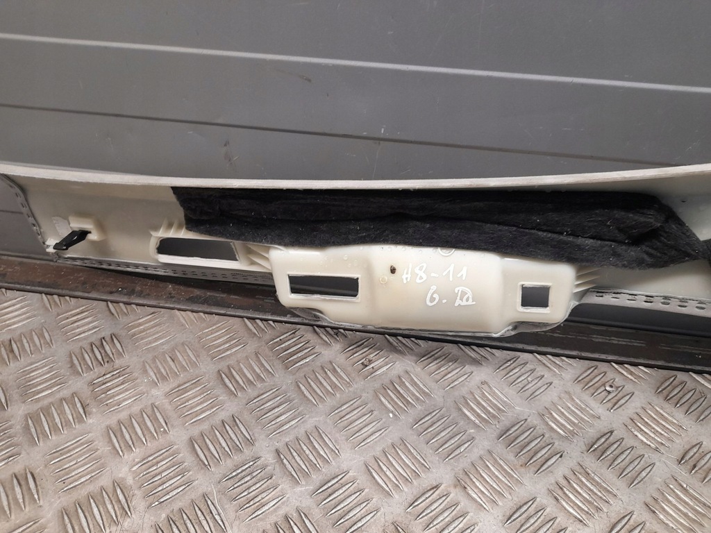 фото №6, Audi a8 s8 d4 4h 2013 задня сторона права захист верхній стійка / d