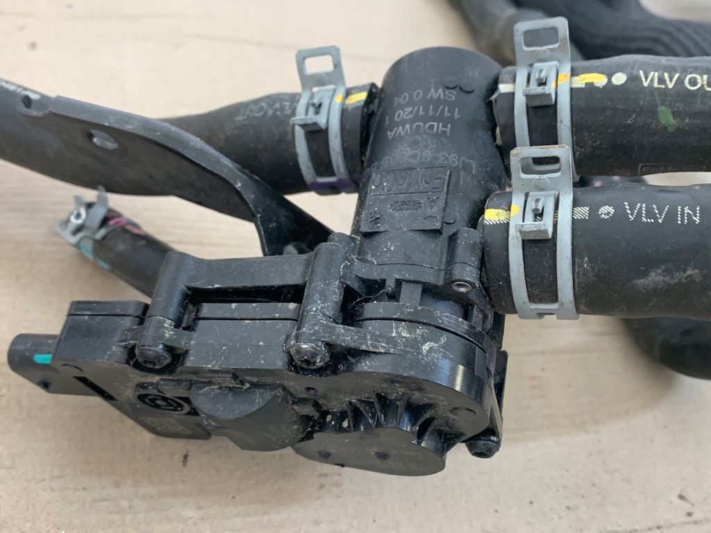 фото №10, Ford mustang mach-e rwd 21r 75.7kwh шланги провода помпа wody оригинал