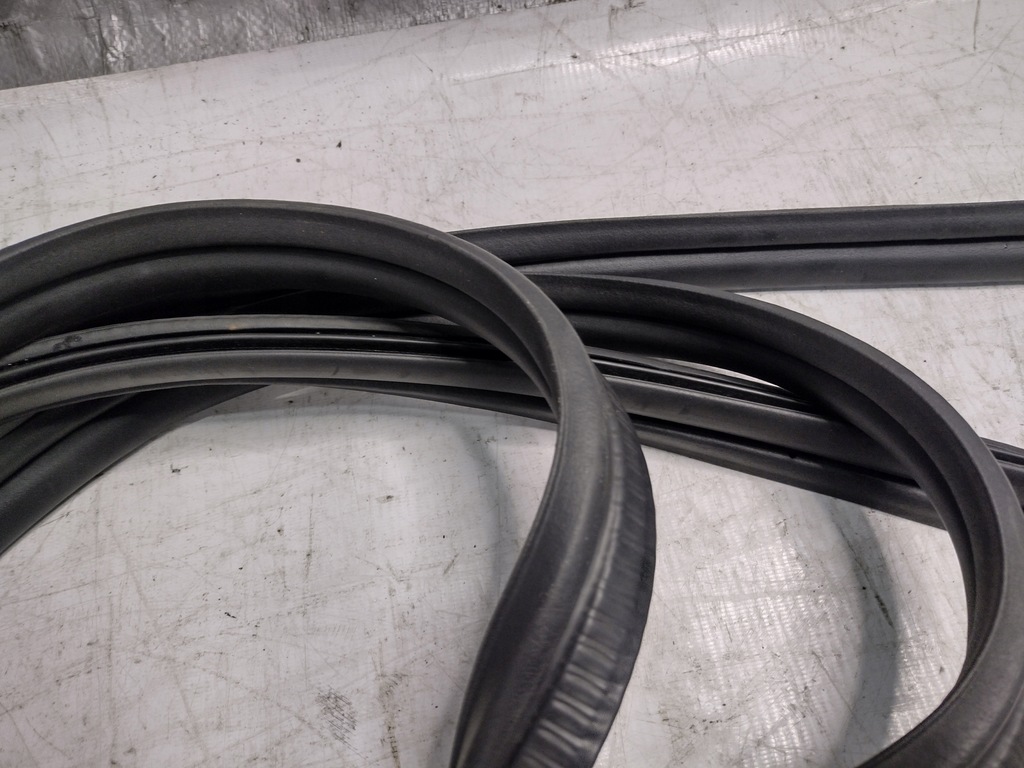 фото №10, Прокладка кришки багажника ford kuga mk1 i