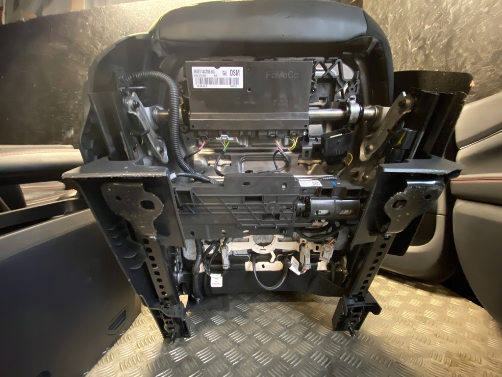 фото №6, Сидіння, заднє сидіння, комплект ford usa mustang mach-e 2022 панель двері podłokietn