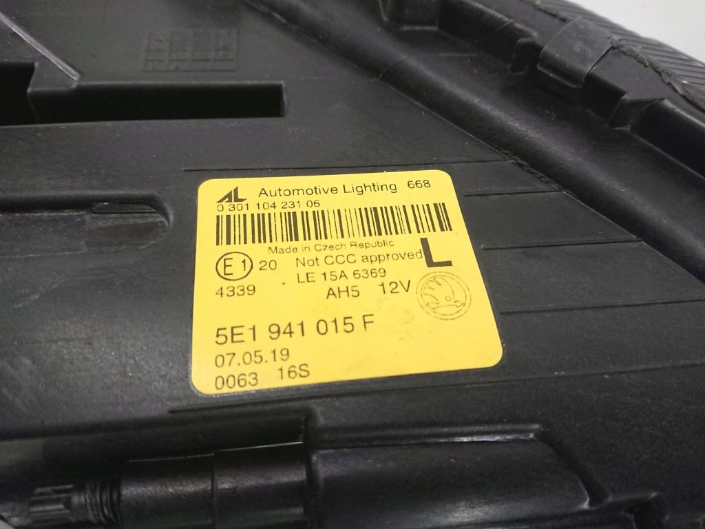 Skoda octavia 3 5e рестайлинг  led 17- фара левая перед Киев