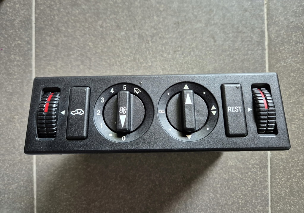 фото №1, Mercedes-benz оригинальный номер 1298300385