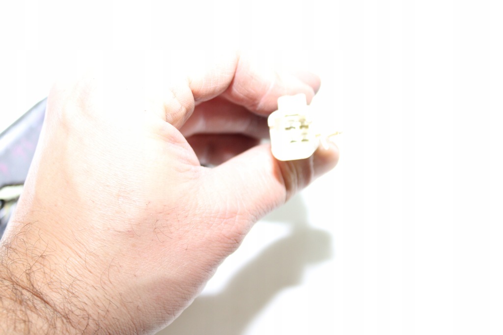 фото №4, Замок кришки багажника lexus is200 i