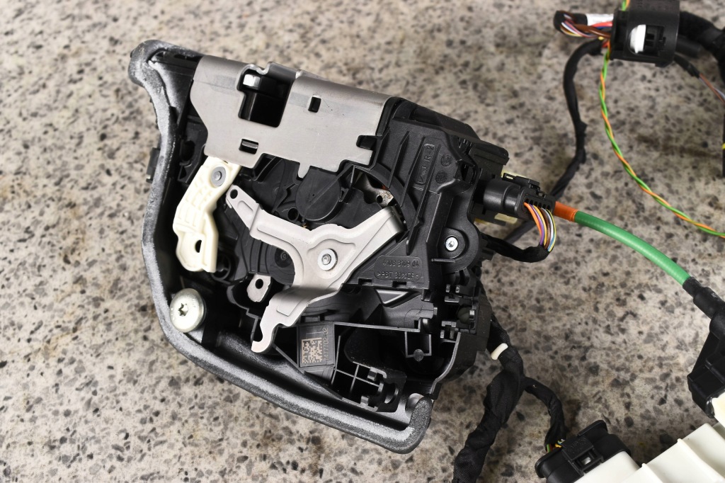 фото №7, Bmw 5 g30 g31 m5 f90 замок замки доводчик soft close softclose