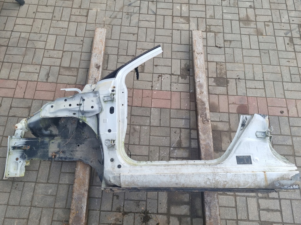 фото №1, Порог левый suzuki swift mk7 5d