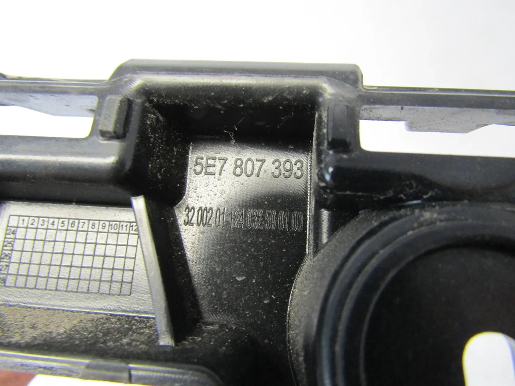 фото №9, Skoda octavia iv направляющая бампера левый задняя 5e7807393