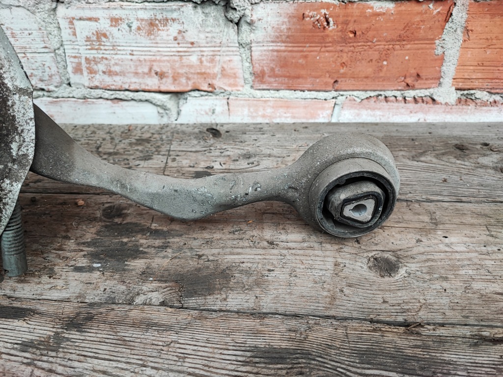 Bmw 3 e90 e91 n46 318i амортизатор правий перед в Україні