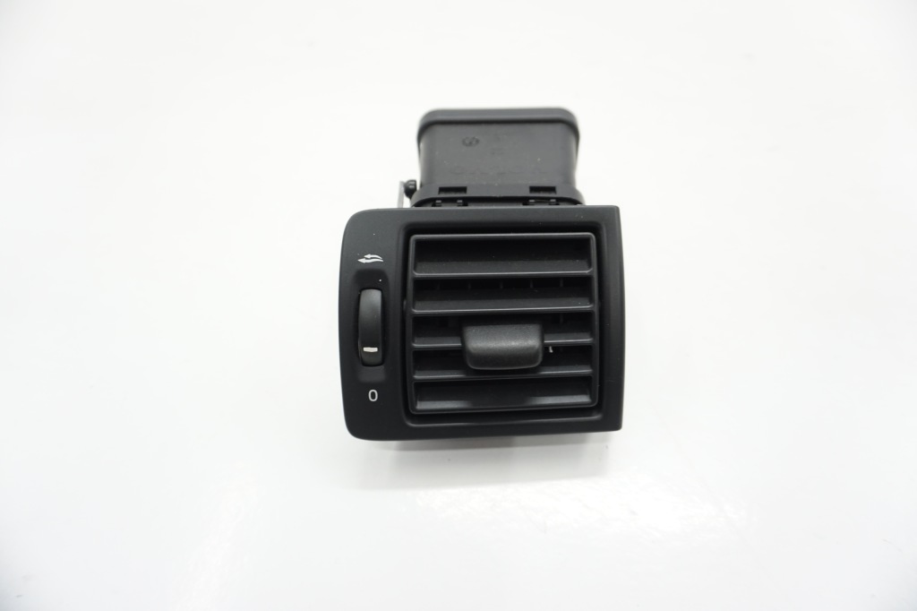 фото №1, Volvo s40 ii решітка обдув права 30715099