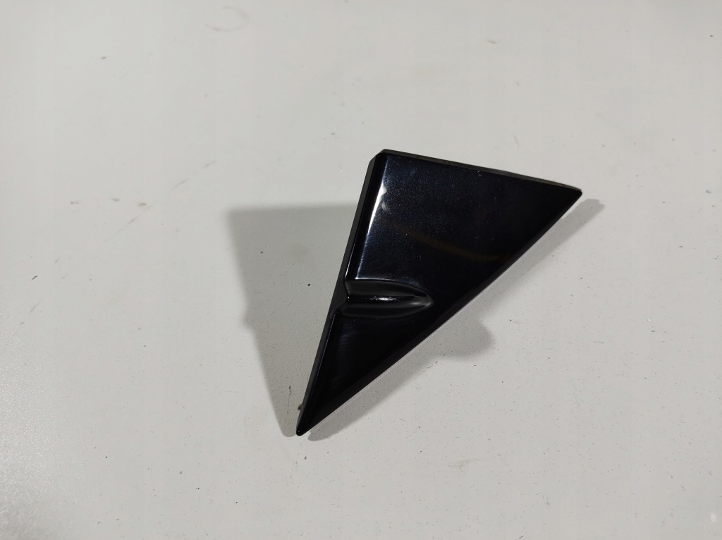 фото №1, Lexus is300h 13r треугольник защита крыла левая