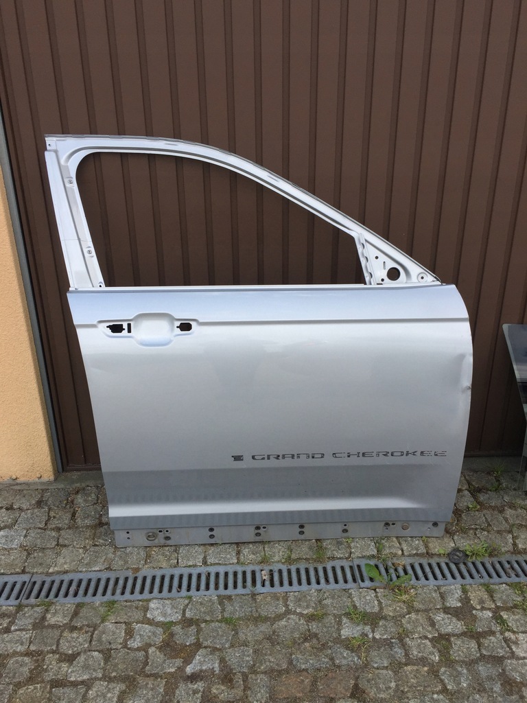 фото №1, Jeep grand cherokee wl 21 22 23 дверь правый перед