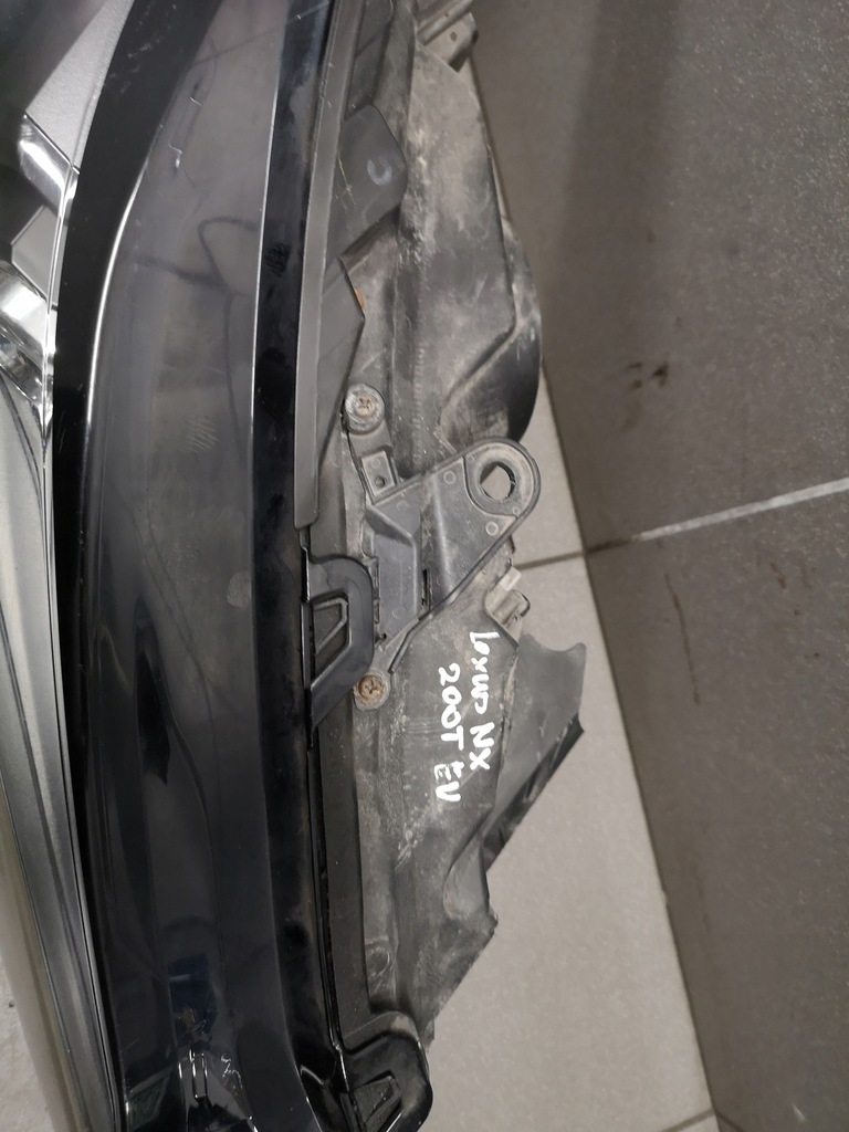 фото №10, Лампа правый перед lexus nx200t europa