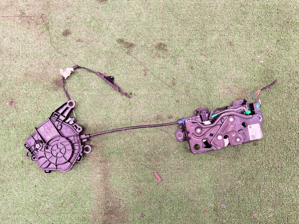 фото №1, Bmw 2 u06 замок доводчик кришки багажника 7464411 8494243