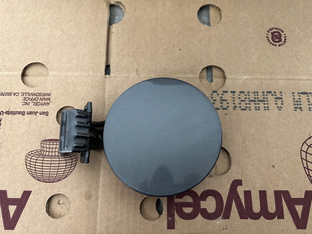 фото №1, Toyota yaris ii крышка заливной топлива 1g3