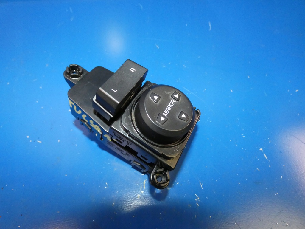 фото №1, Hyundai tucson iii переключатель регулировки зеркал