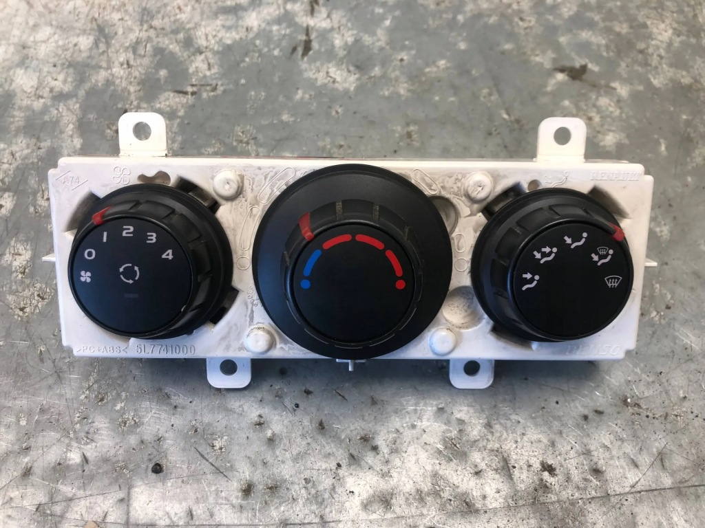 Купити Панель кондиціонера renault master iii 2757000206r