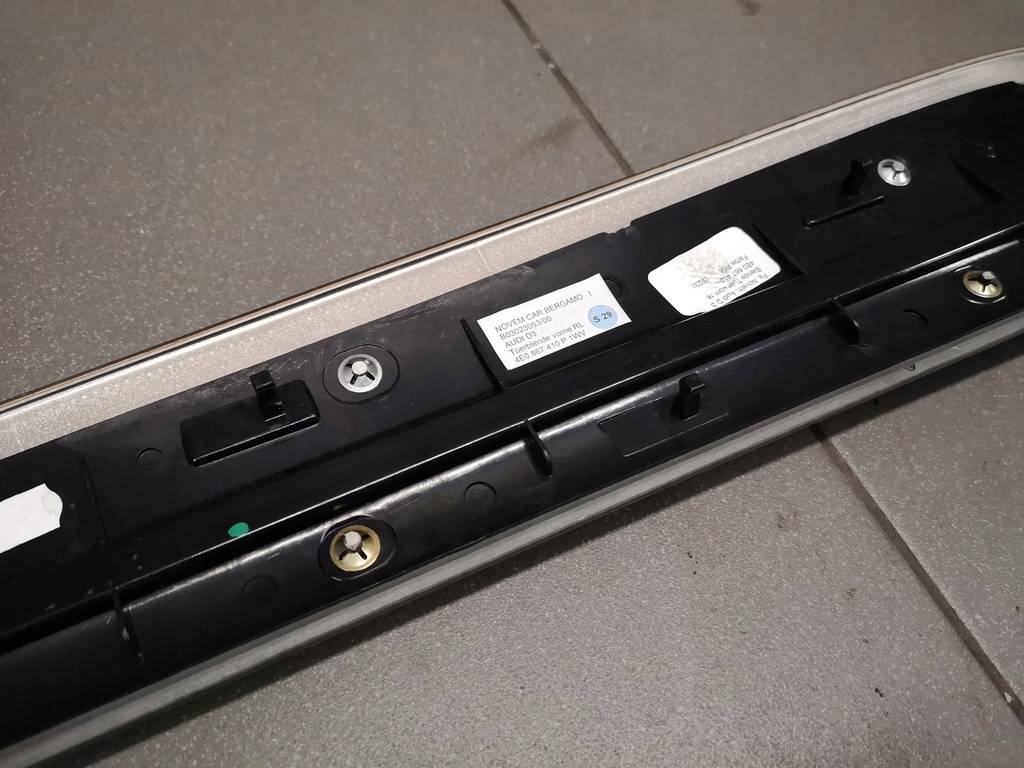 фото №11, Молдинг dekor обшивка правый перед a8 d3 4e0867410p