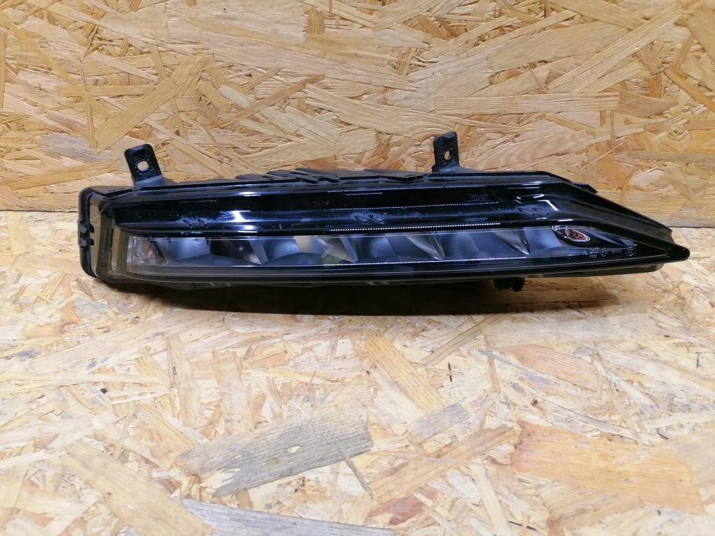 фото №1, Протитуманна фара правий перед передній skoda superb 3 iii 3v led lift 19-