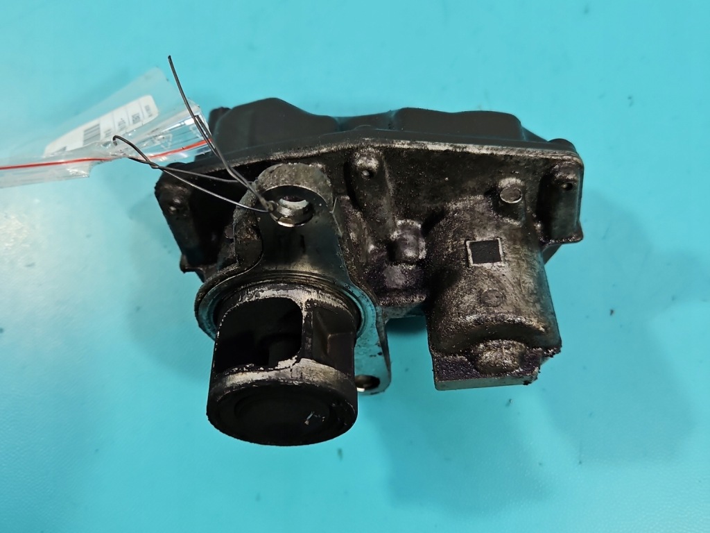 Клапан egr renault trafic iii 147105982r 2.0 dci 5 pin Цена