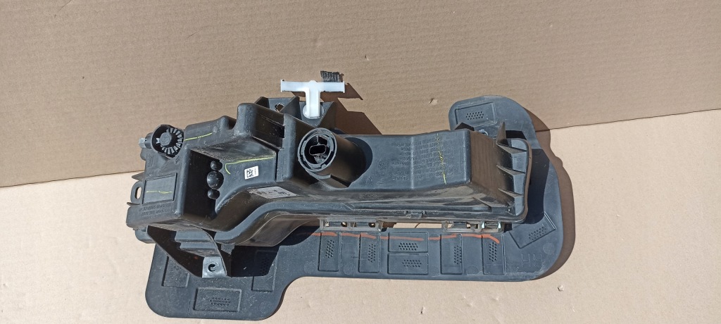 Tesla 3 протитуманна фара передній правий led drl 1077396-00-d Зі Шроту