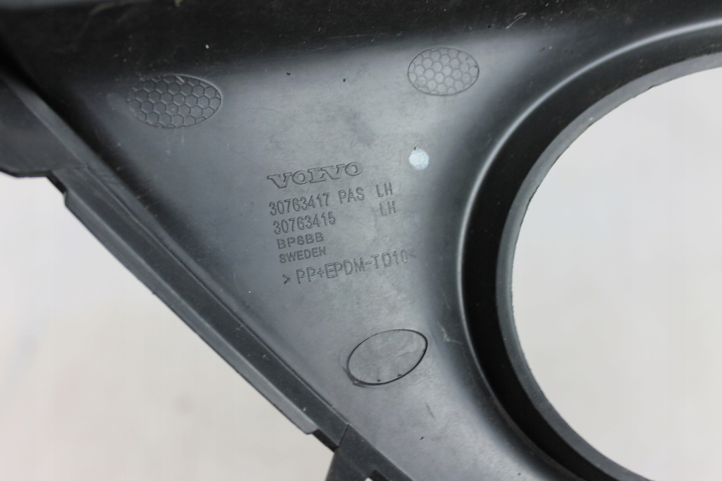 фото №10, Решётка бампера левая передняя volvo xc60 i перед