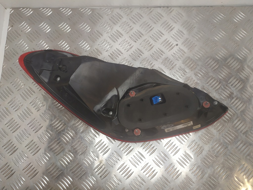 фото №9, Mercedes оригинальный номер a2059064603 w205 лампа правый задняя