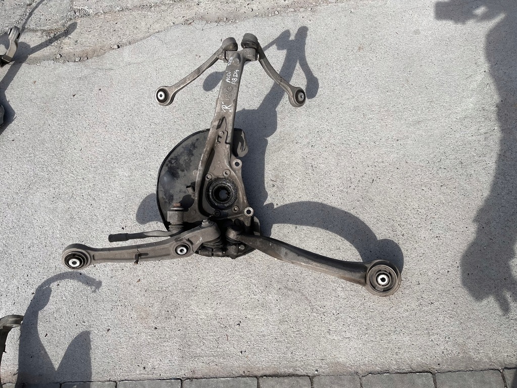 фото №1, Audi a8 d4 поворотный кулак перед правая