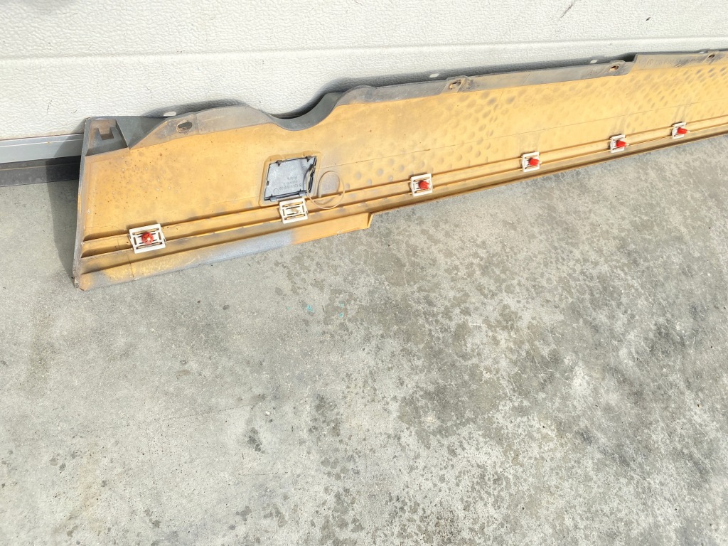 Молдинг порог накладка порог левая mercedes w126 sel 1266905140 1266980330 Оригинал