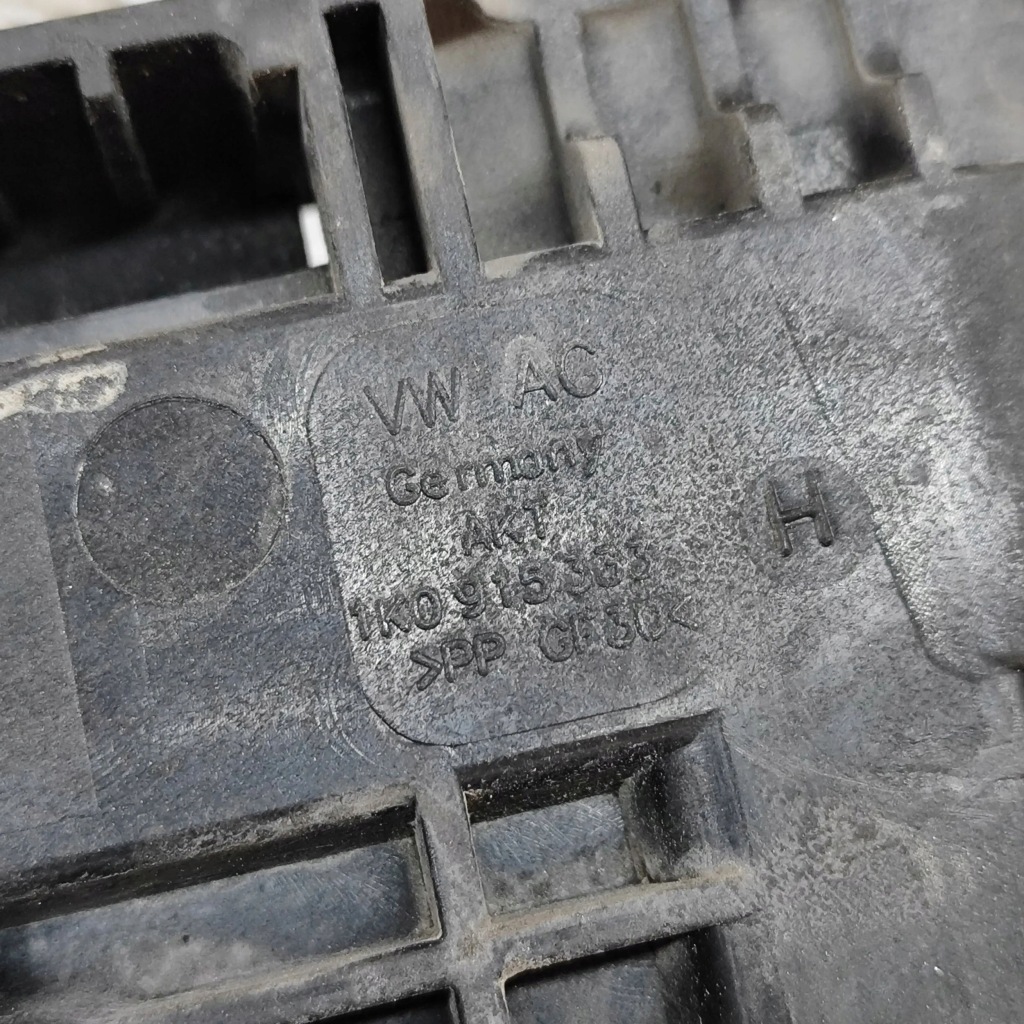 Skoda octavia mk2 1z 2012 основание / корпус аккумулятор с Разборки