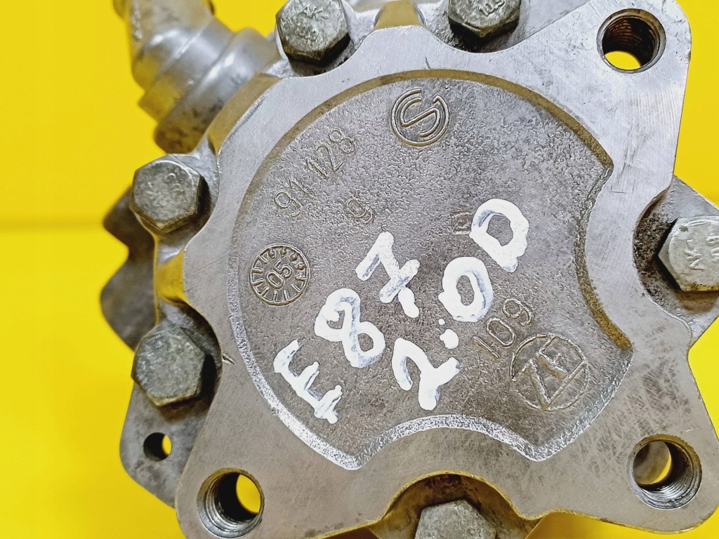 Насос усилителя bmw e81 e87 2.0 дизель 7692974646 nr78 с Разборки