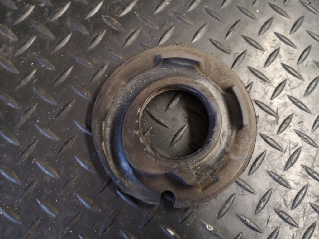 фото №1, Підкладка гумовий елемент пружини перед audi a4 b7