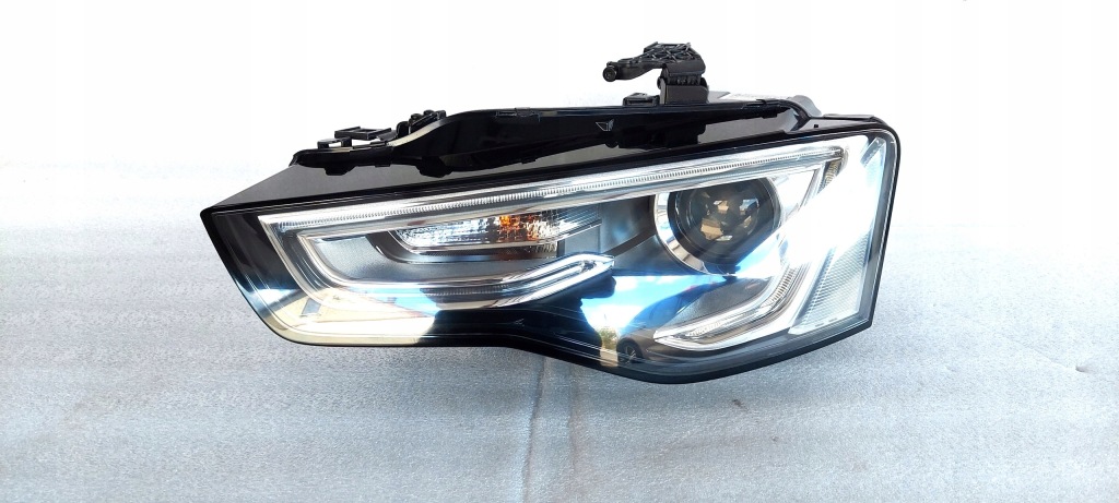 Купити Audi a5 8t 8t0 рестайлінг  фара ліва передня bi-xenon led!!