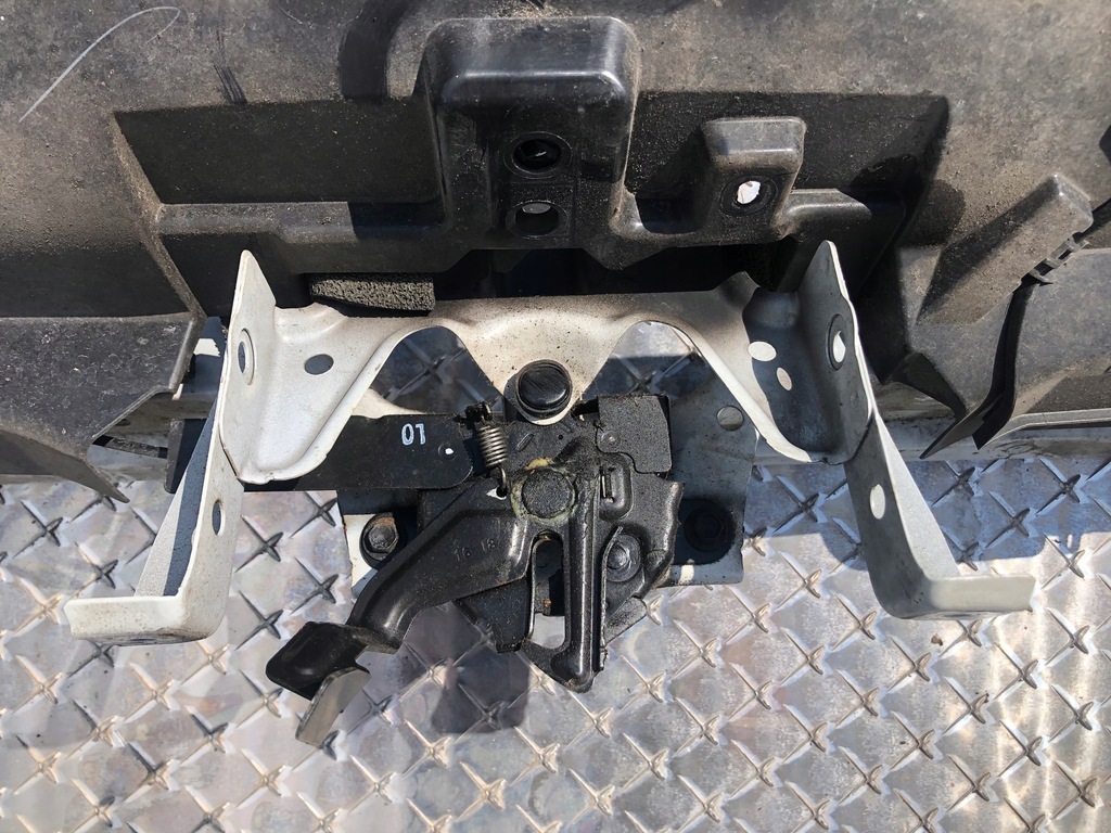 фото №5, Pas передний верхний замок воздуховод toyota chr c-hr