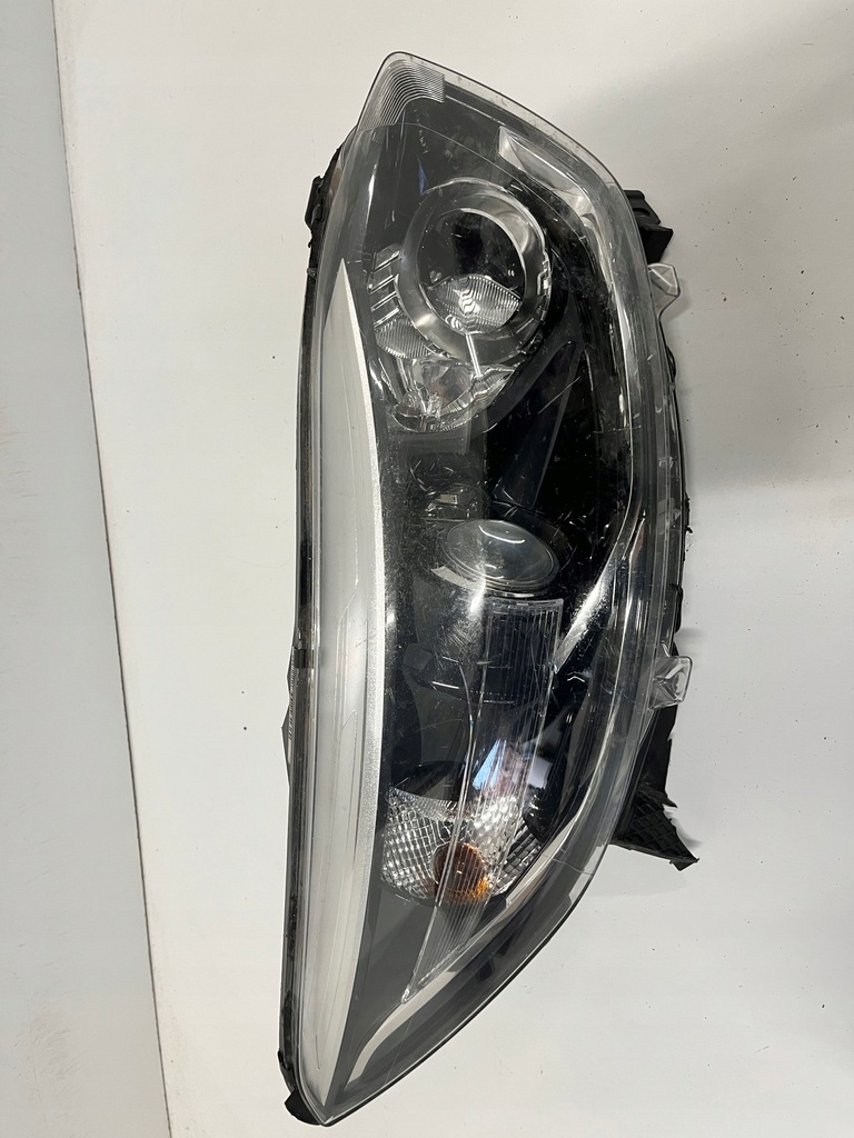 фото №1, Лампа права renault captur 13-17 260100947r