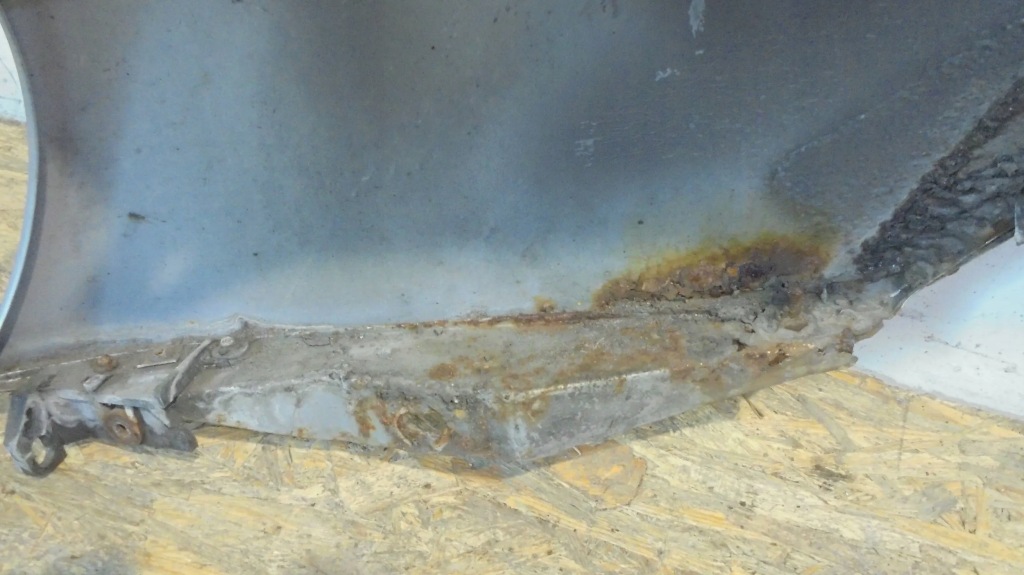 Крило перед правий mercedes clk Київ