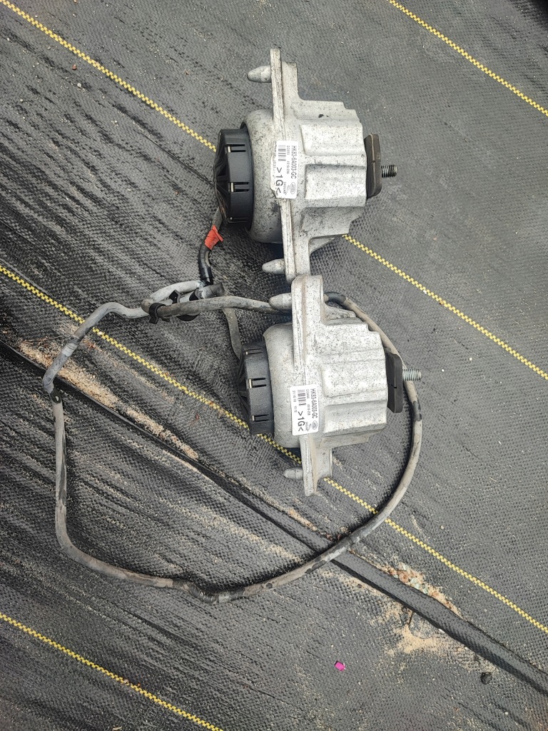 фото №1, Подушка двигателя правая левая jaguar f-pace hk83-6a003-gc