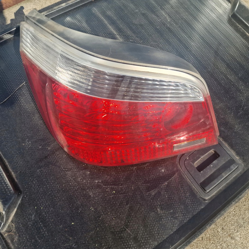 Купити Фари задня ліва e60 6910767