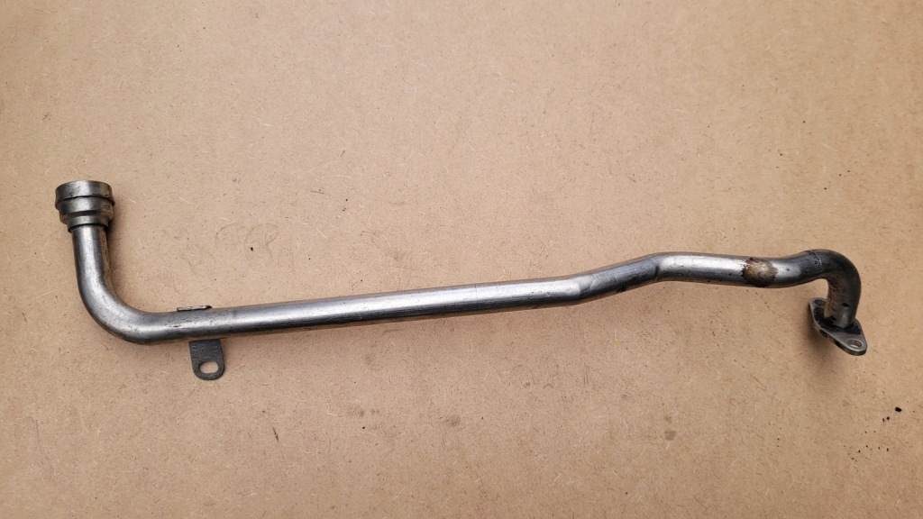 фото №1, Passat b5 2.3 b трубка повітря 066131143