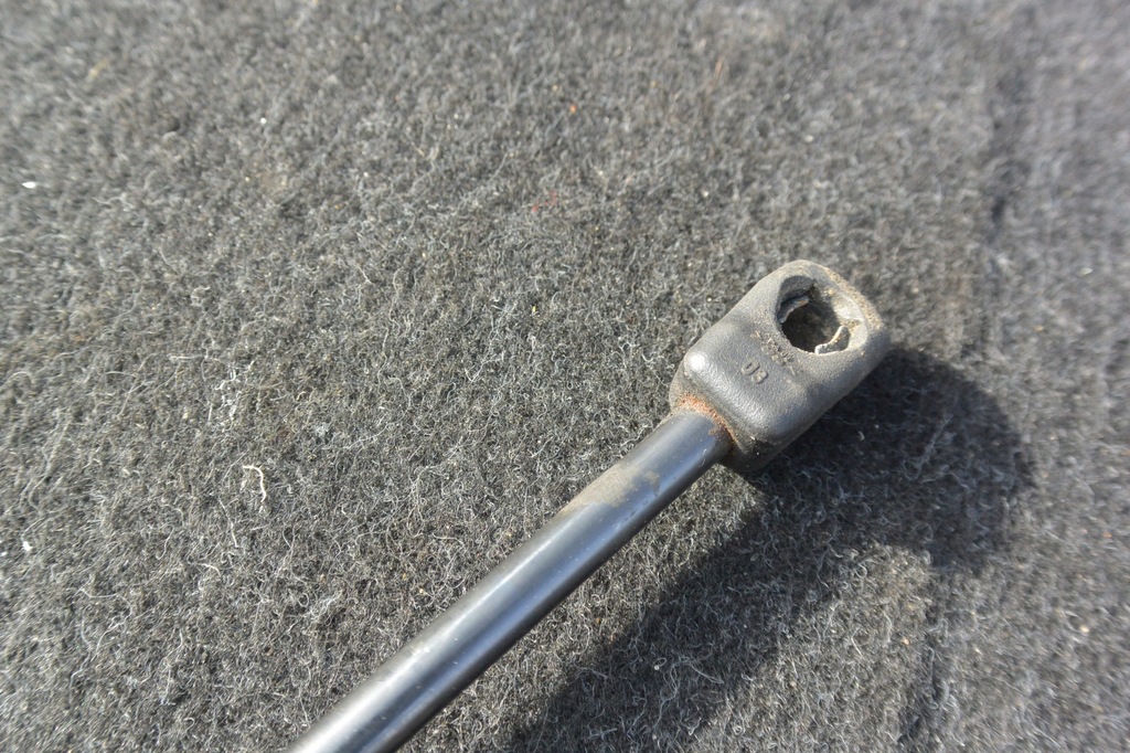 фото №5, Амортизатор привід капот vw passat cc