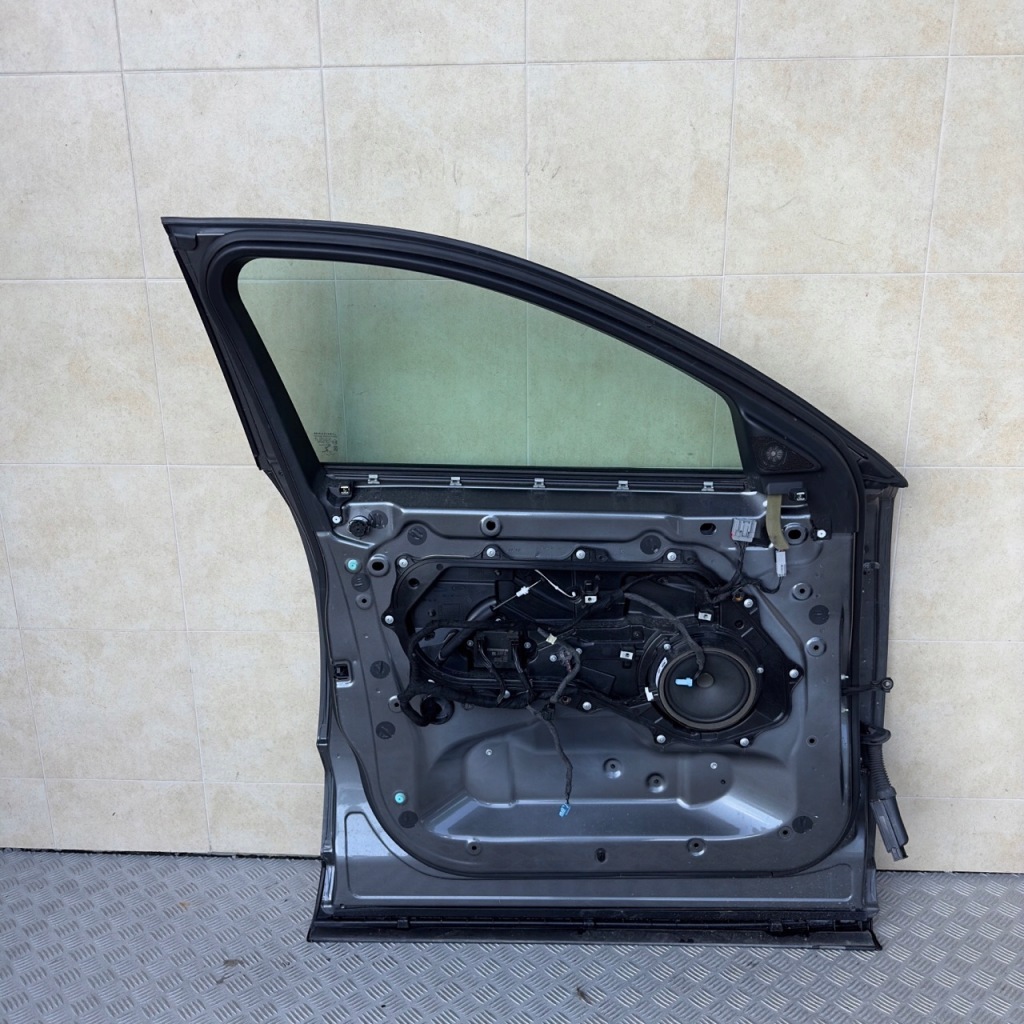Дверь передние левая jaguar e-pace 2017 rok Оригинал