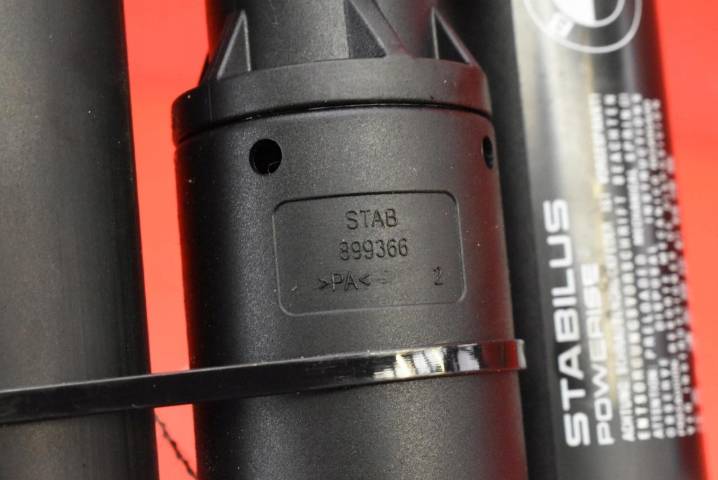 фото №10, Привод амортизаторы крышки 2586402 2586401 bmw 4 f36 13-17