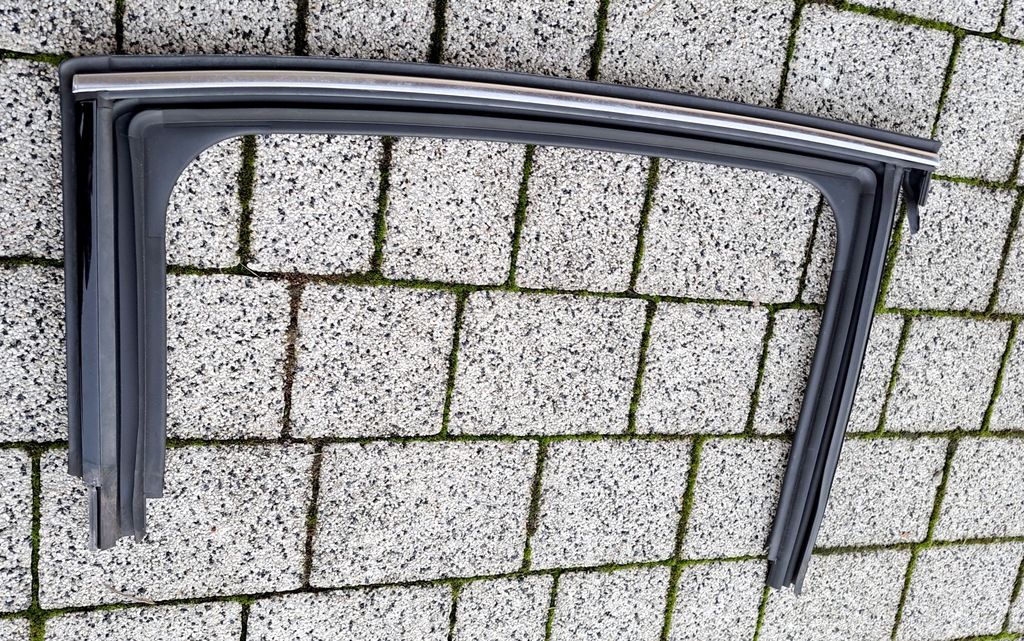 фото №1, Рамка прокладка дверь правый задняя peugeot 208 хром 9811335080