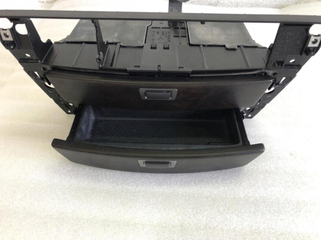 Бардачок консолі радіо телефону 8261060 bmw e65 Доставка