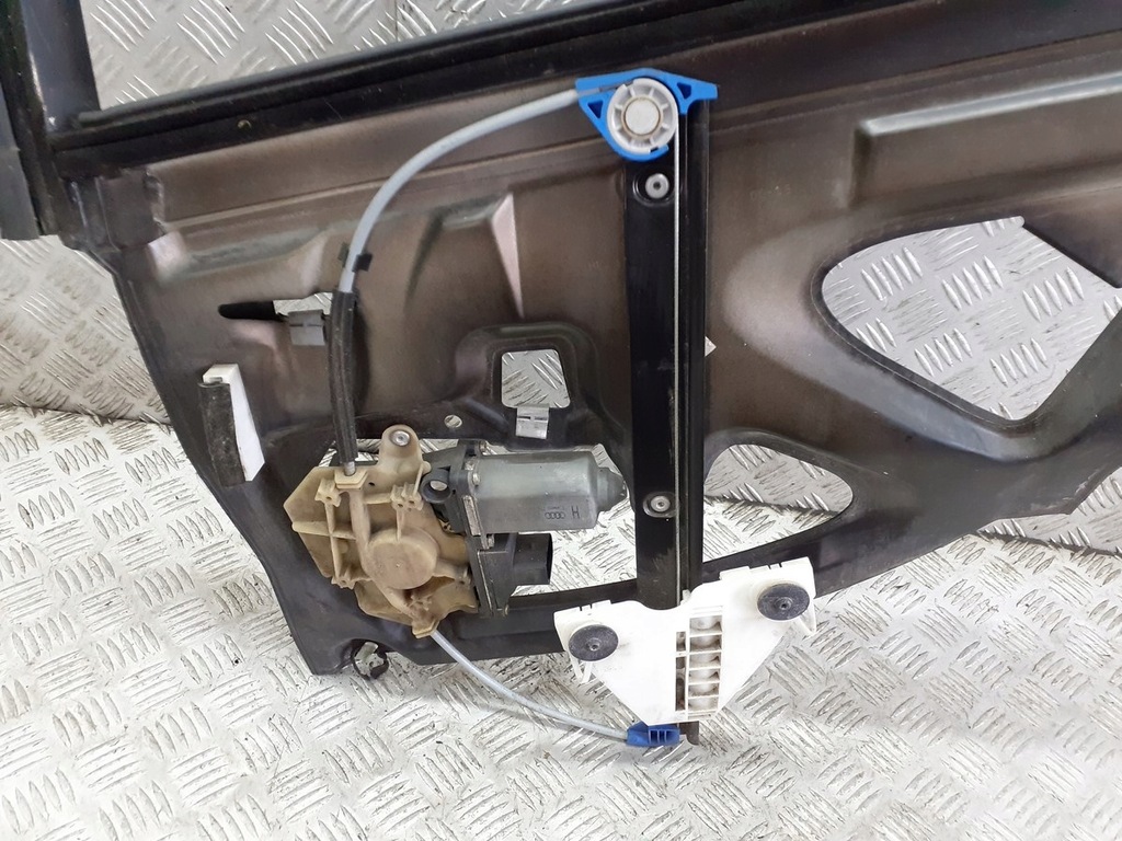 фото №7, Рамка дверь механизм левый задняя audi a3 8l