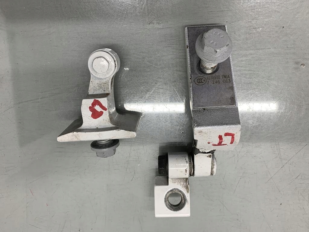 фото №3, Петля двері лівий перед bmw f40 2.0 d 20 r 7246067