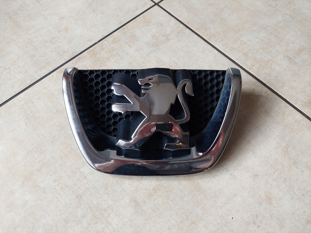 фото №1, Решітка радіатора - решітка радіатора - значок - peugeot 5008 i - 09-13