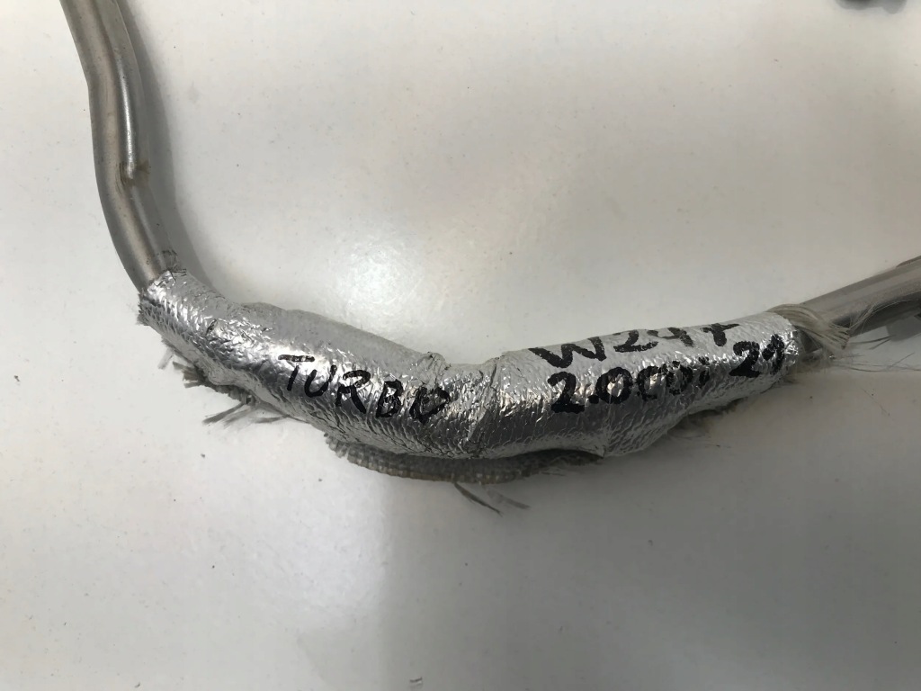 фото №4, Mercedes w247 2.0 труба шланг масла турбины