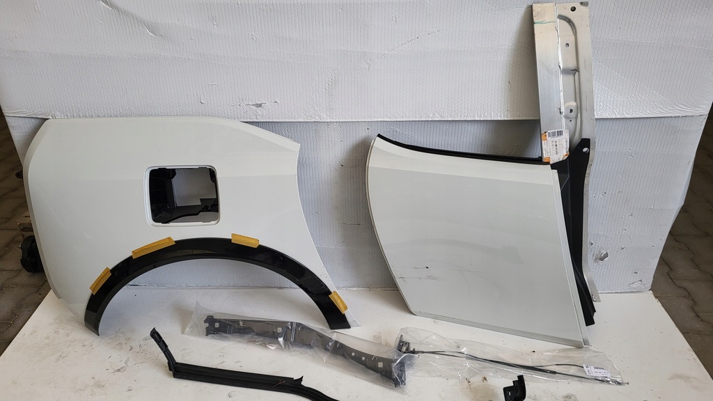 фото №1, Крыло задний правый дверь правое bmw i3
