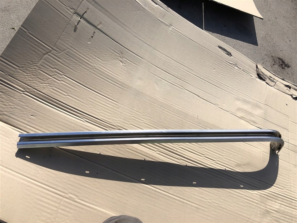 фото №1, Направляющая дверь правых transit custom 12-17r.