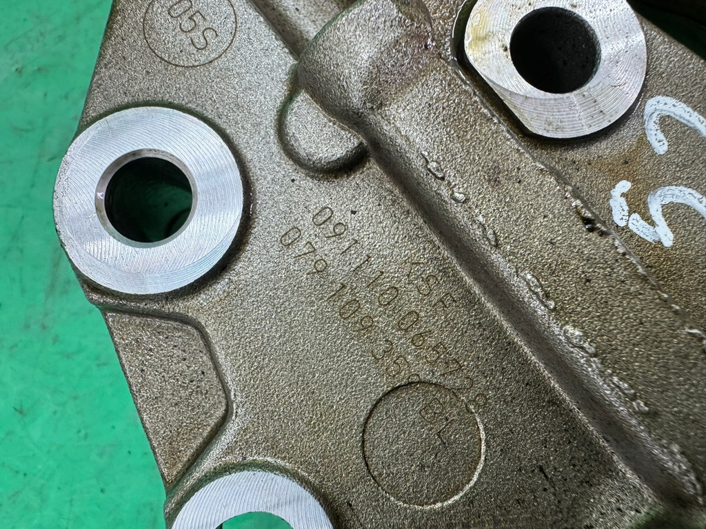 фото №10, Привод насоса масла насос 079109361r audi s6 c6 5.2 fsi v10 06- bxa 435km